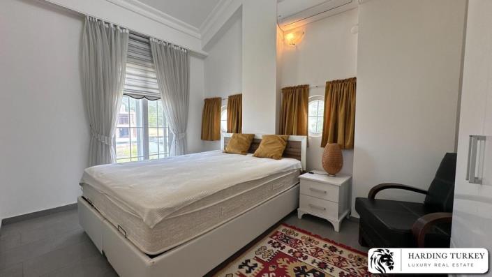 Image No.38-4 Bed Villa / Detached for sale