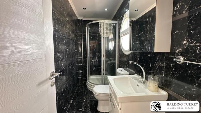 Image No.39-4 Bed Villa / Detached for sale