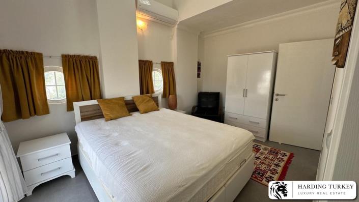 Image No.43-4 Bed Villa / Detached for sale