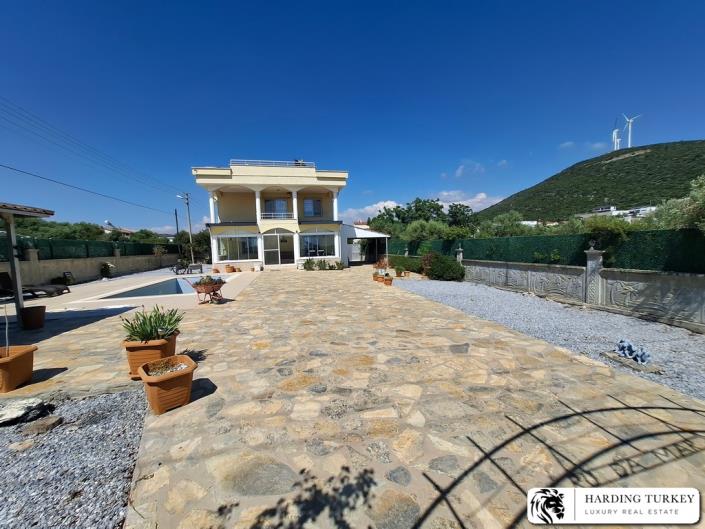 Image No.3-4 Bed Villa / Detached for sale