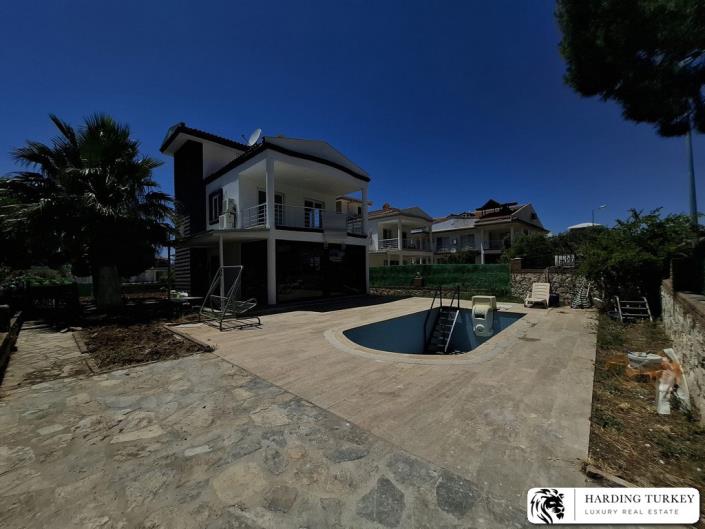 Image No.40-3 Bed Villa / Detached for sale
