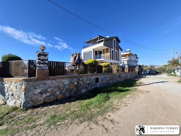 Image No.35-4 Bed Villa / Detached for sale