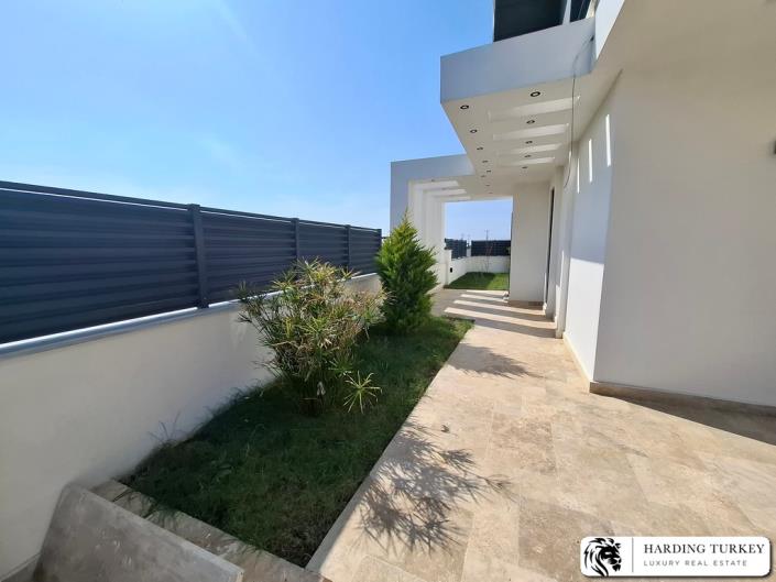 Image No.4-3 Bed Semi-Detached for sale