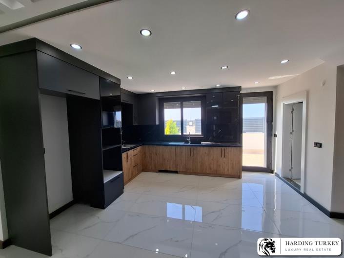 Image No.8-3 Bed Semi-Detached for sale