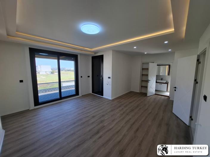 Image No.13-3 Bed Semi-Detached for sale