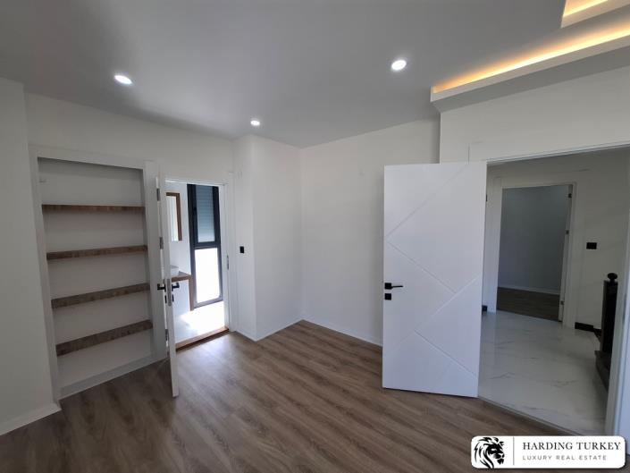 Image No.14-3 Bed Semi-Detached for sale