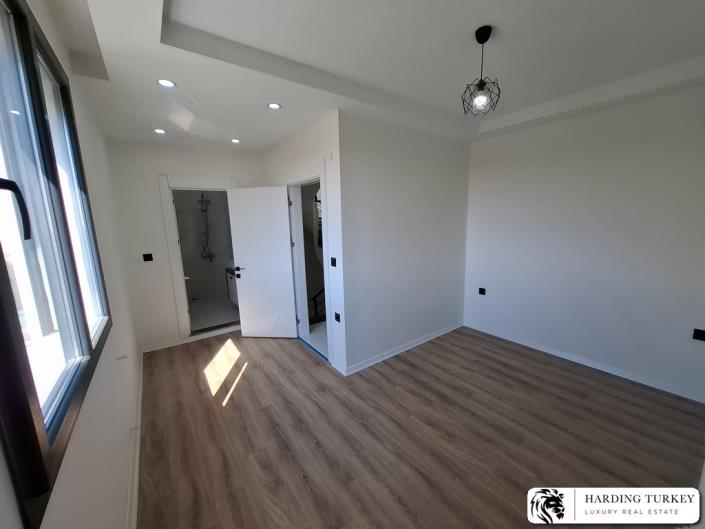 Image No.18-3 Bed Semi-Detached for sale