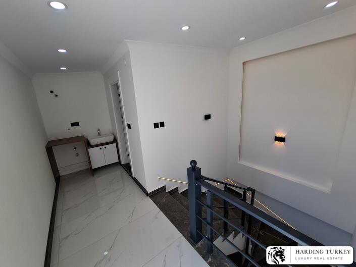 Image No.20-3 Bed Semi-Detached for sale