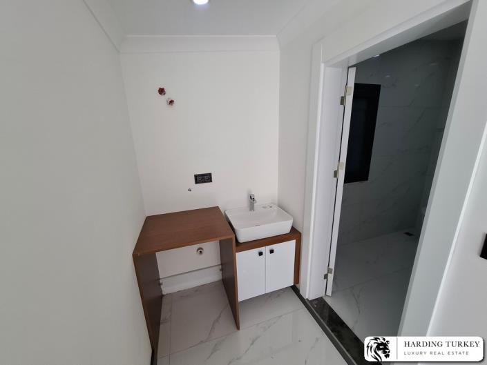 Image No.21-3 Bed Semi-Detached for sale