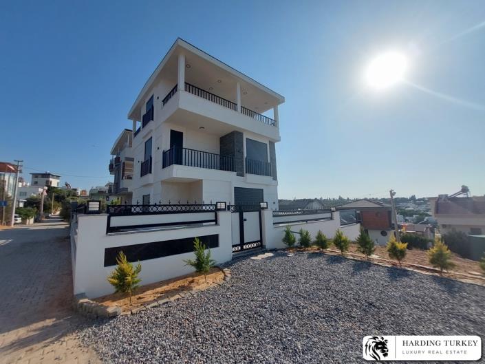 Image No.3-3 Bed Villa / Detached for sale