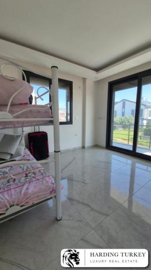 Image No.6-Villa / Détaché de 4 chambres à vendre à Altinkum