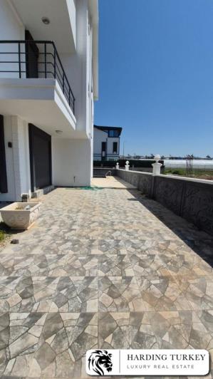 Image No.22-Villa / Détaché de 4 chambres à vendre à Altinkum