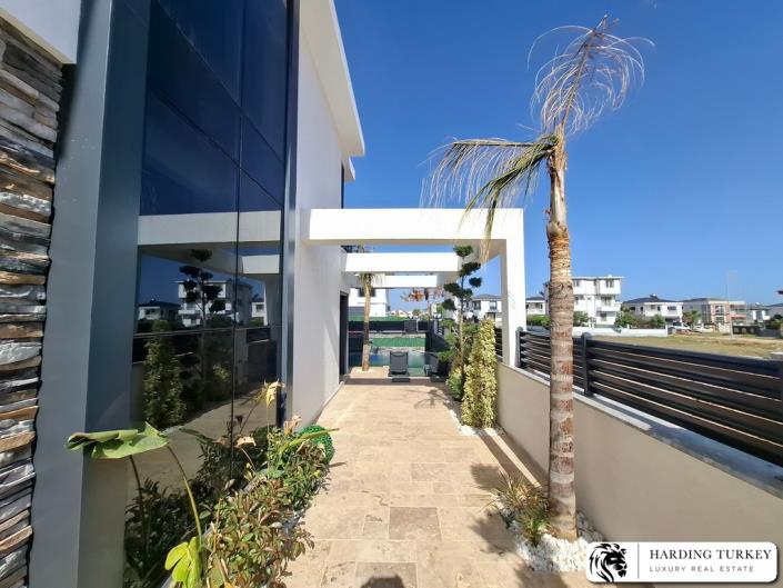 Image No.10-3 Bed Villa / Detached for sale