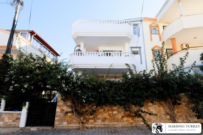 Image No.4-4 Bed Semi-Detached for sale