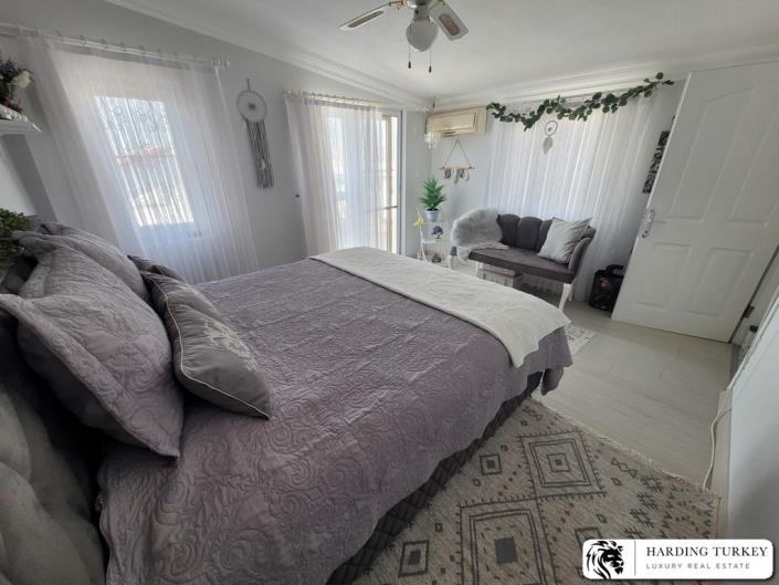 Image No.9-4 Bed Semi-Detached for sale