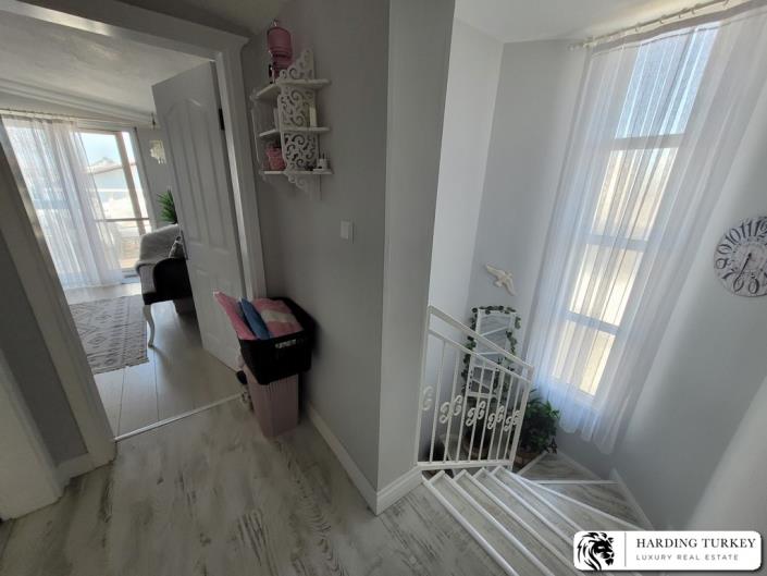 Image No.12-4 Bed Semi-Detached for sale
