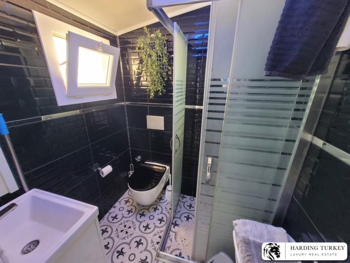 Image No.13-4 Bed Semi-Detached for sale