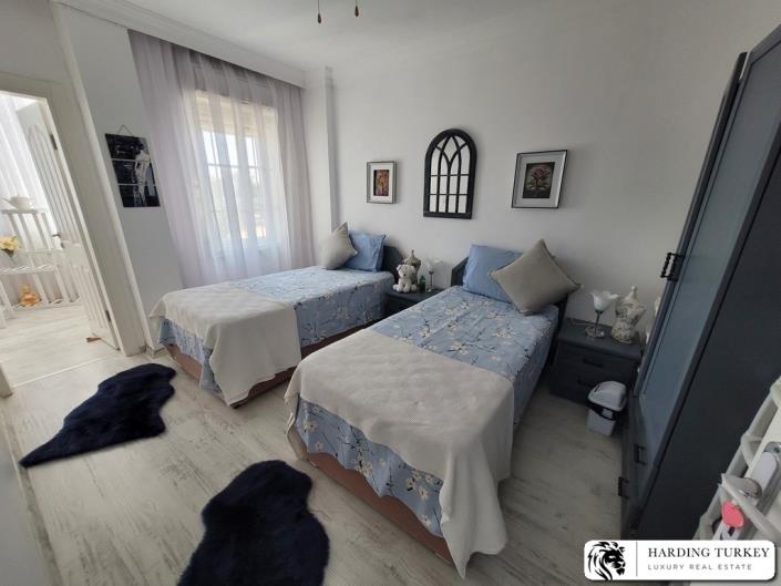 Image No.15-4 Bed Semi-Detached for sale