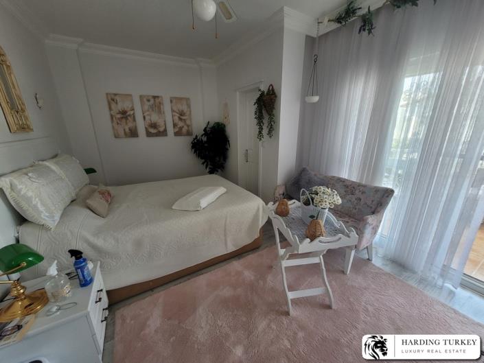 Image No.17-4 Bed Semi-Detached for sale