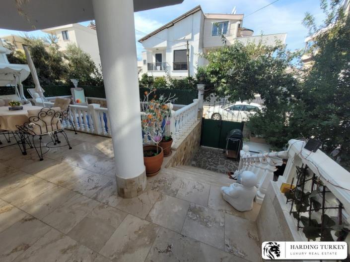 Image No.33-4 Bed Semi-Detached for sale