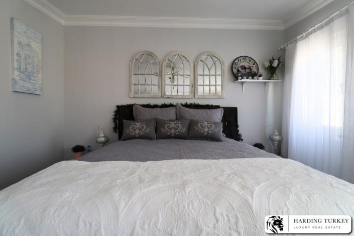 Image No.49-4 Bed Semi-Detached for sale