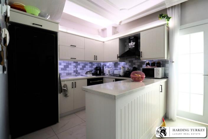Image No.54-4 Bed Semi-Detached for sale