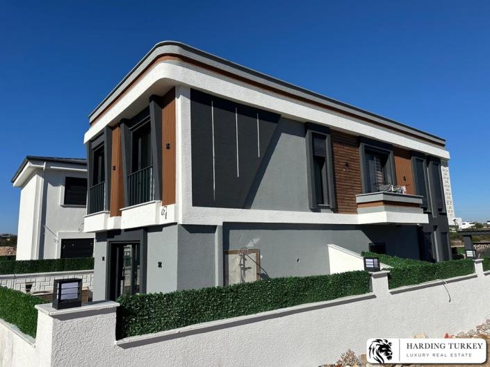 Image No.5-2 Bed Semi-Detached for sale