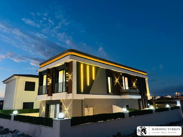 Image No.23-2 Bed Semi-Detached for sale