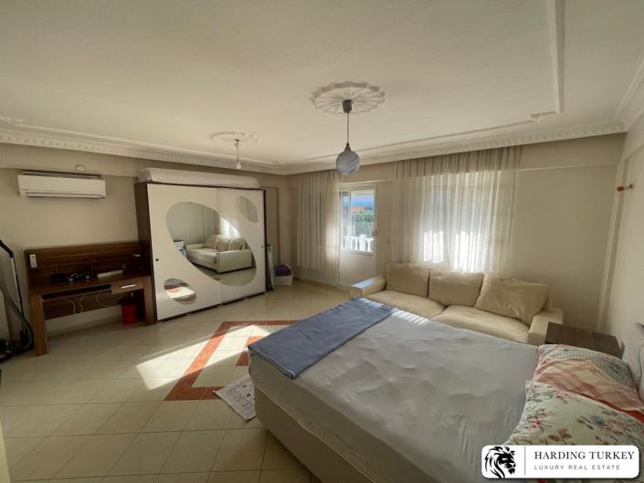 Image No.28-4 Bed Semi-Detached for sale