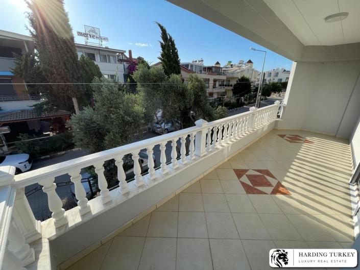 Image No.42-4 Bed Semi-Detached for sale