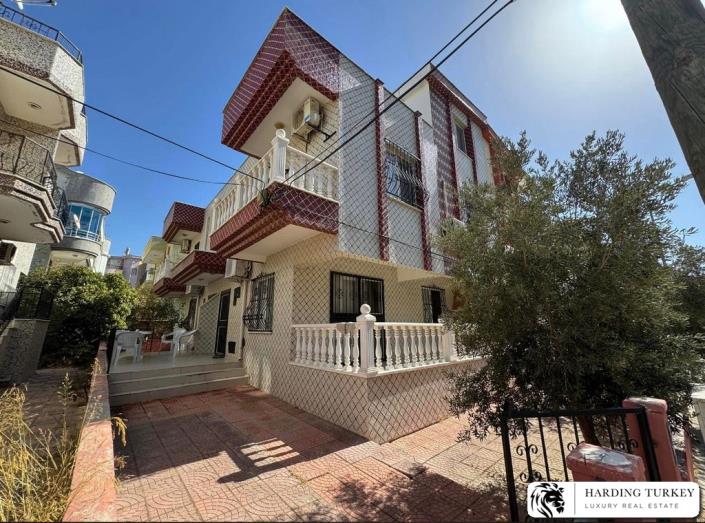 Image No.4-4 Bed Semi-Detached for sale
