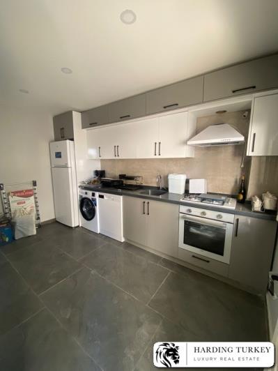 Image No.4-4 Bed Semi-Detached for sale