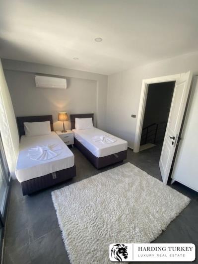 Image No.5-4 Bed Semi-Detached for sale
