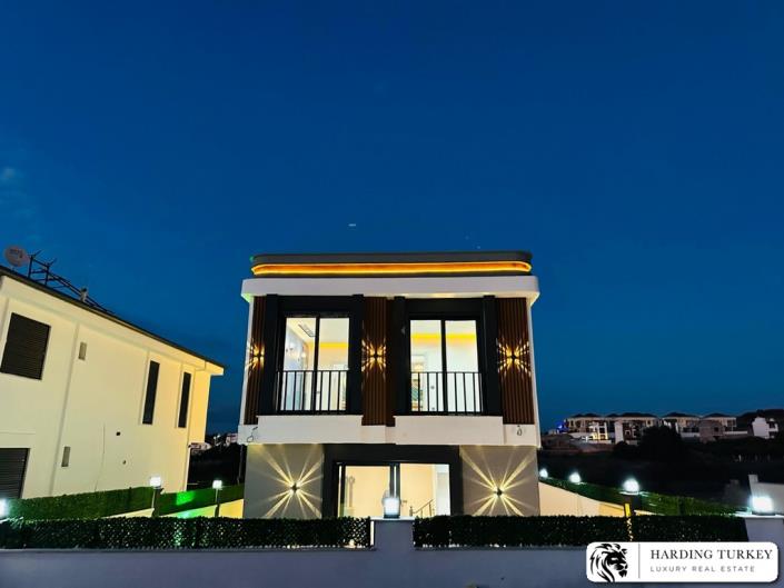 Image No.26-3 Bed Semi-Detached for sale