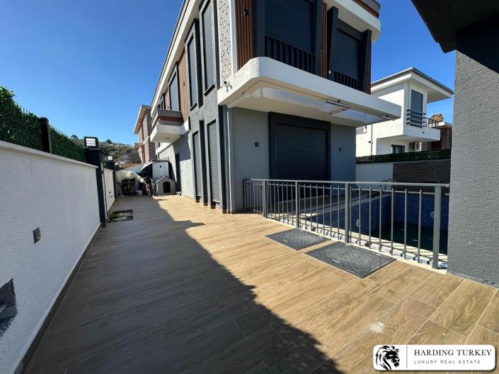 Image No.27-3 Bed Semi-Detached for sale