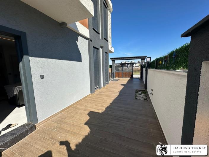 Image No.28-3 Bed Semi-Detached for sale