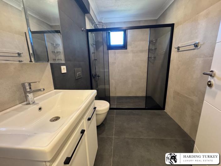 Image No.19-5 Bed Villa / Detached for sale