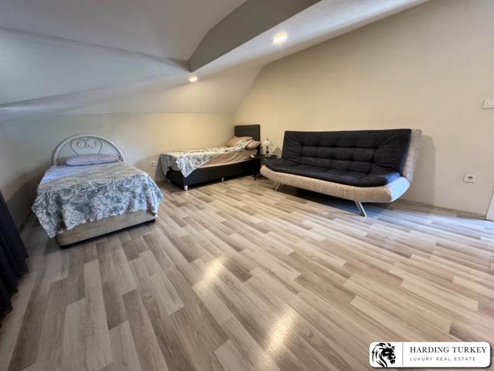 Image No.29-5 Bed Villa / Detached for sale