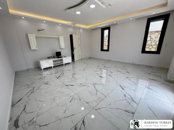 Image No.10-4 Bed Villa / Detached for sale