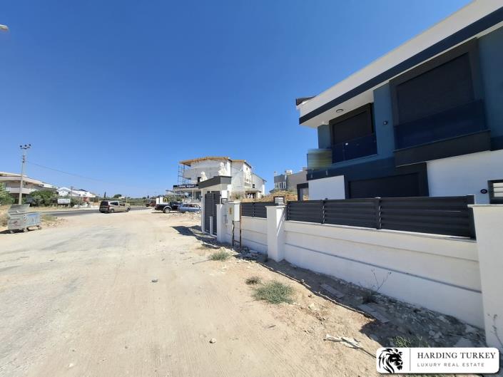 Image No.2-3 Bed Semi-Detached for sale