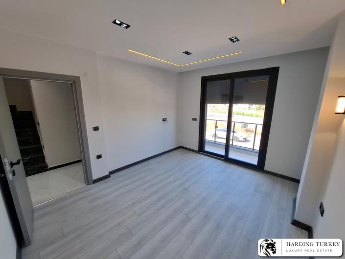 Image No.17-3 Bed Semi-Detached for sale