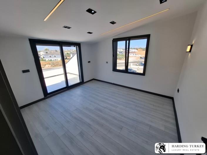Image No.24-3 Bed Semi-Detached for sale