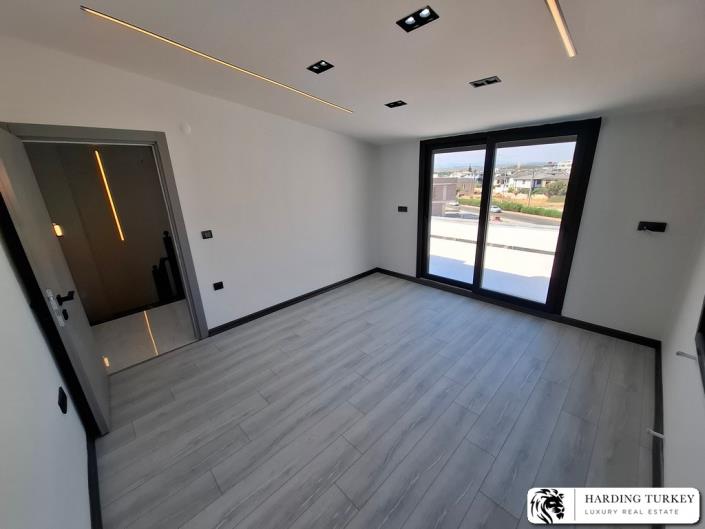 Image No.25-3 Bed Semi-Detached for sale