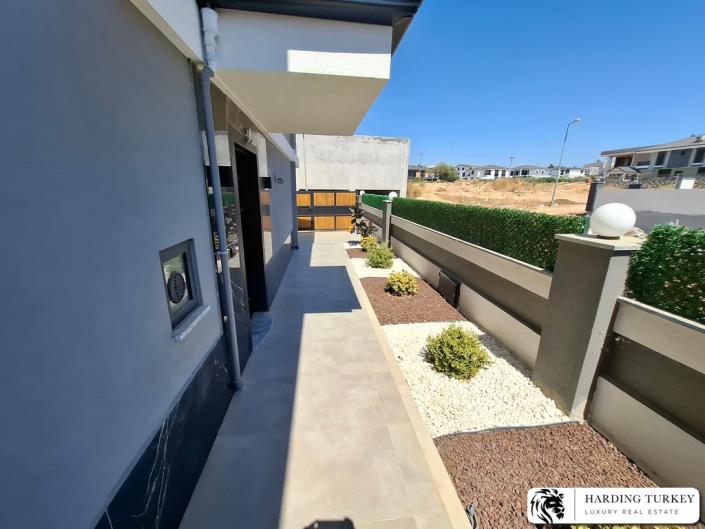 Image No.11-3 Bed Semi-Detached for sale