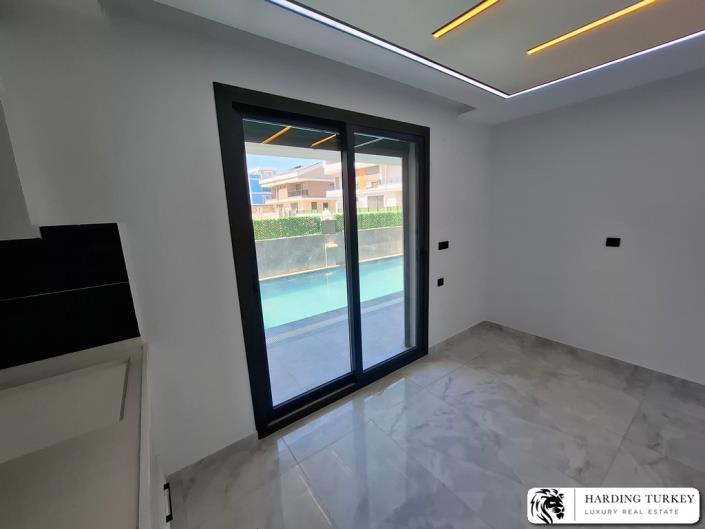 Image No.19-3 Bed Semi-Detached for sale
