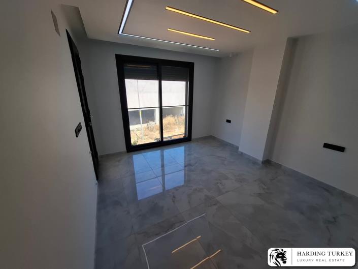 Image No.22-3 Bed Semi-Detached for sale