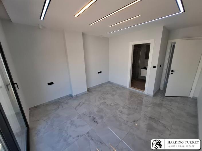 Image No.23-3 Bed Semi-Detached for sale