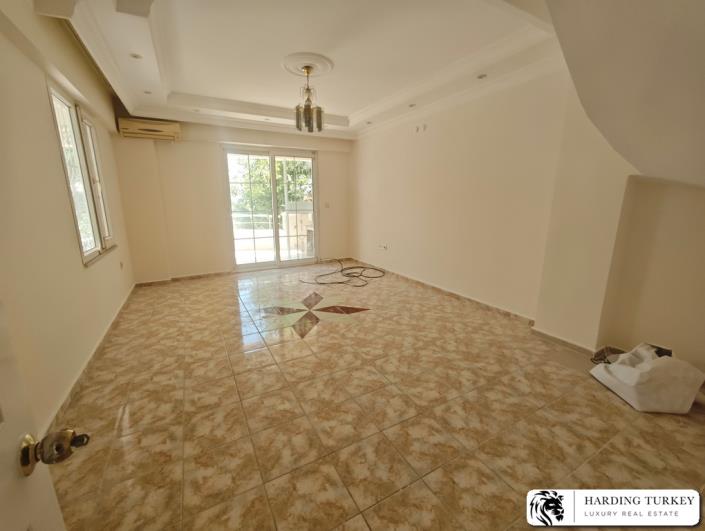 Image No.8-4 Bed Semi-Detached for sale