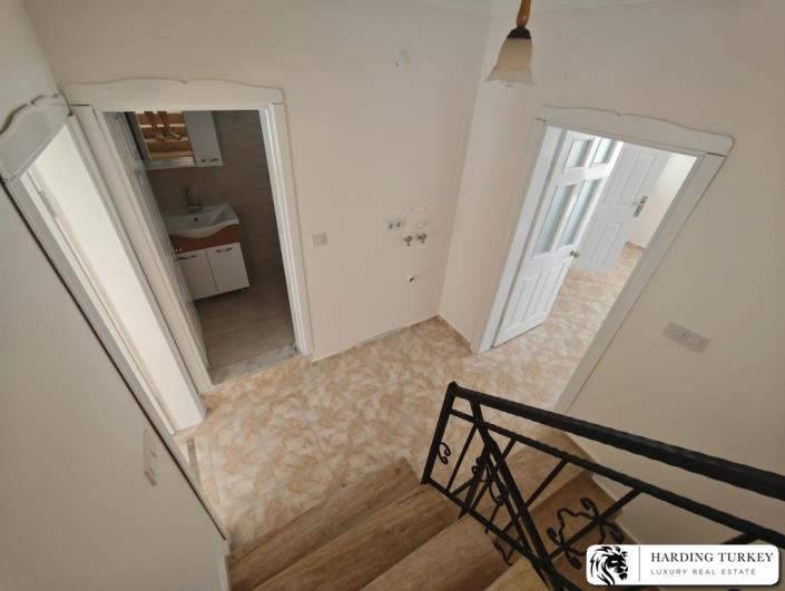 Image No.18-4 Bed Semi-Detached for sale