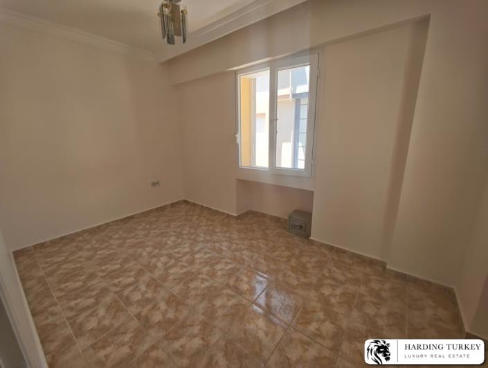 Image No.19-4 Bed Semi-Detached for sale